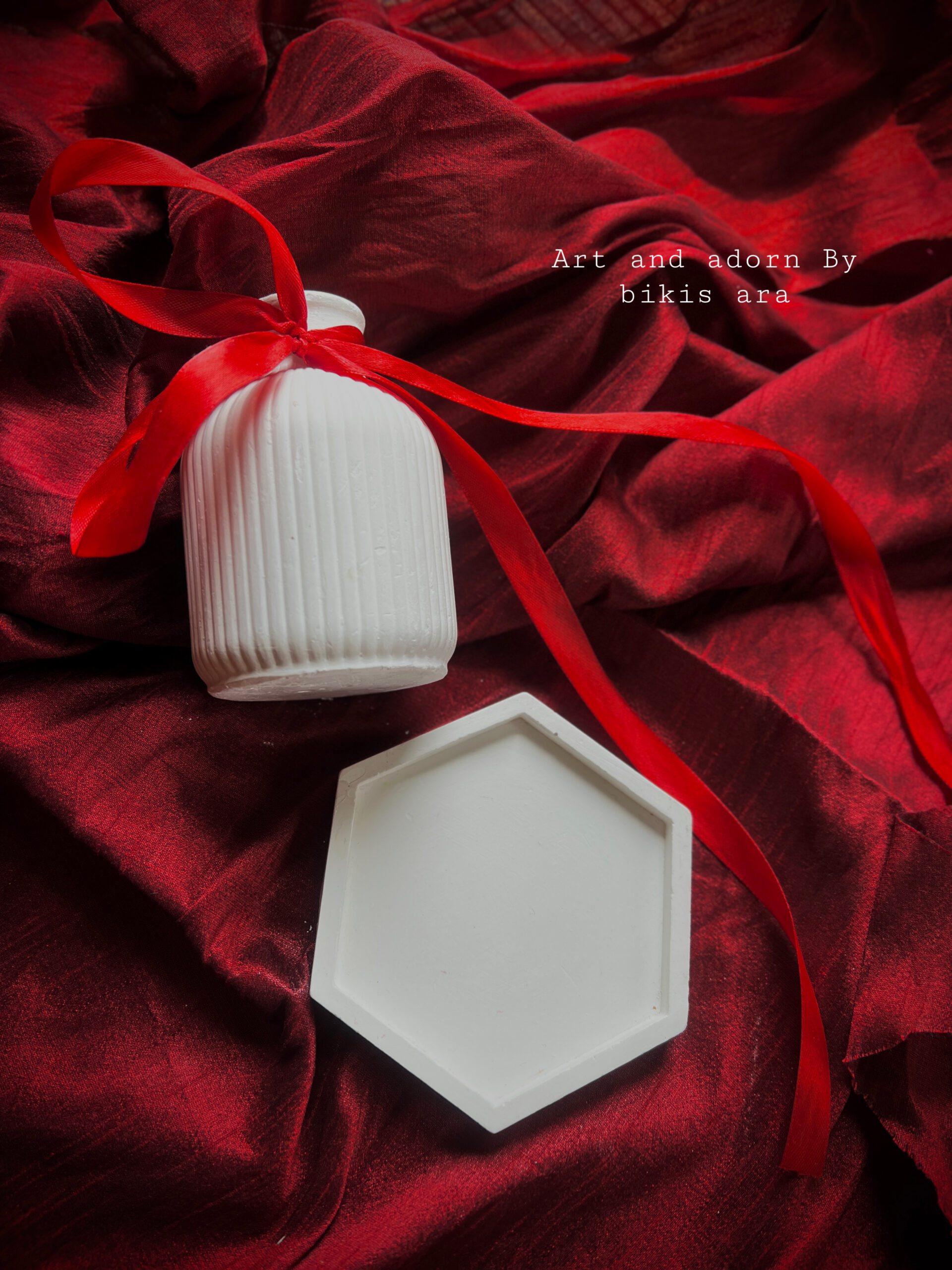 এলিগেন্ট মিনিমাল ডেকর সেট